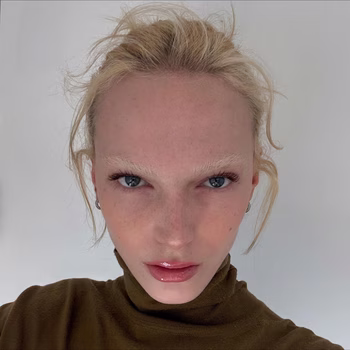 Alex Consani - Photo 5