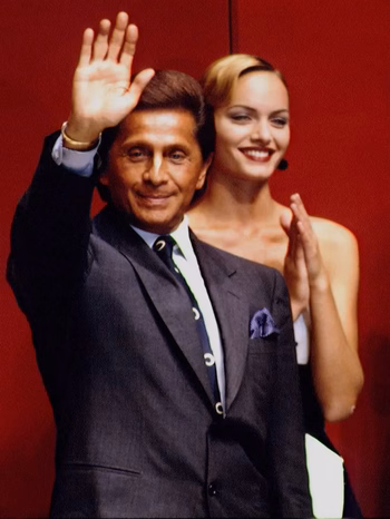 Amber Valletta - Photo 10