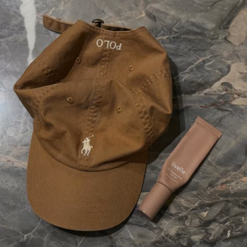 Bar Refaeli - Photo 2