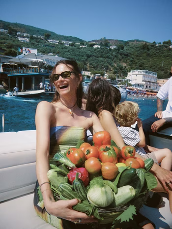 Behati Prinsloo - Photo 1