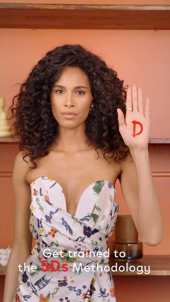 Cindy Bruna - Photo 1