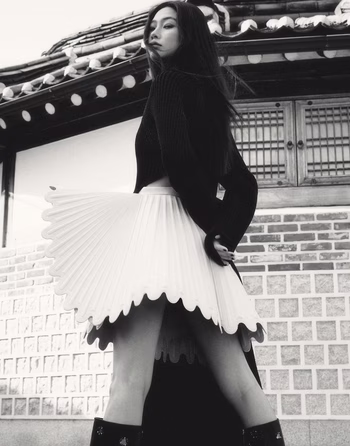 Hoyeon Jung - Photo 11