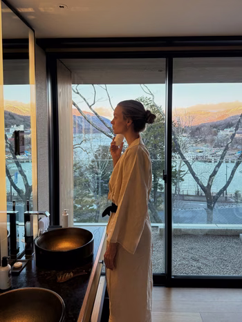 Josephine Skriver - Photo 3