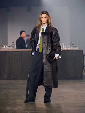 Josephine Skriver - Photo 11