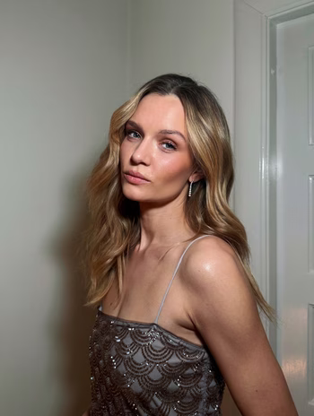 Josephine Skriver - Photo 12