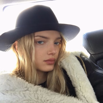 Lily Donaldson - Photo 4