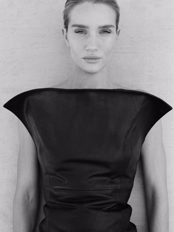 Rosie Huntington-Whiteley - Photo 3