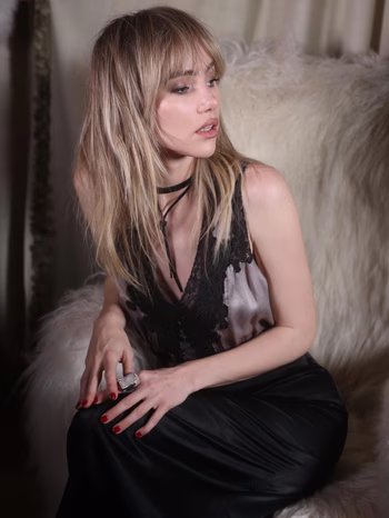 Suki Waterhouse - Photo 12