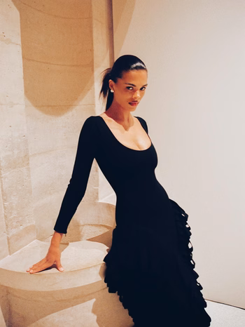 Tina Kunakey - Photo 10